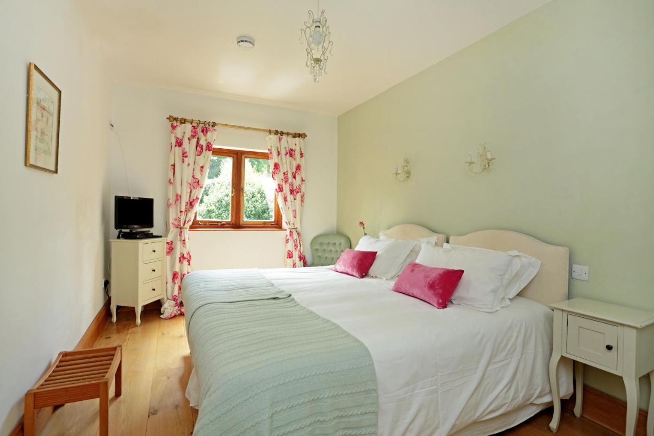 Double or Twin Room,1024421335:JPEG