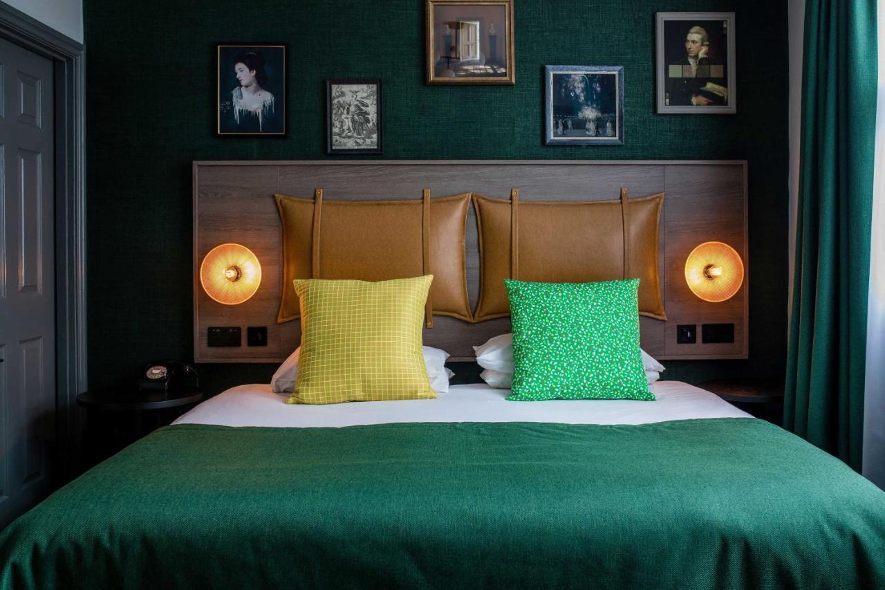 Zimmer Gallery mit 1 Kingsize-Bett
