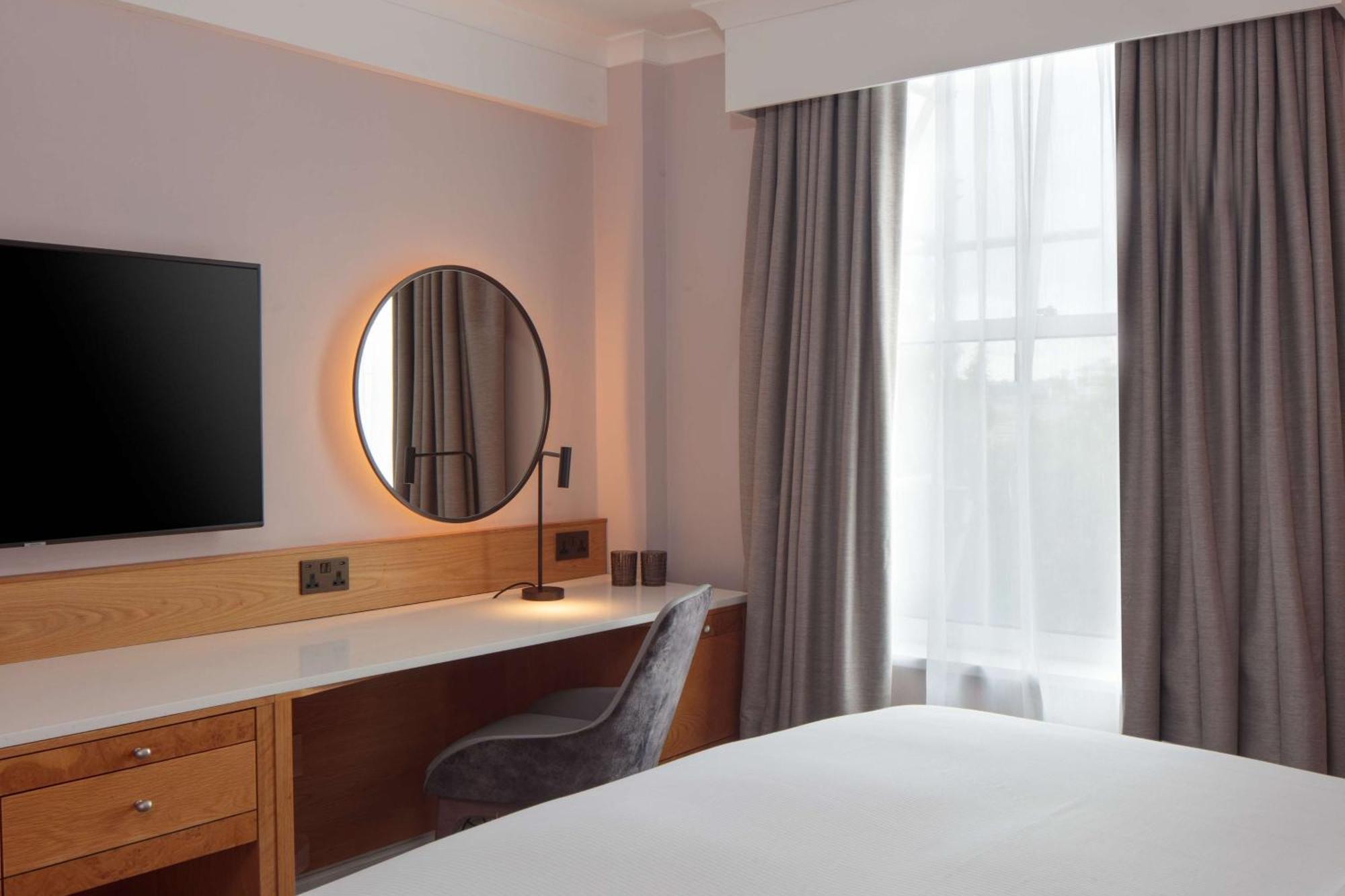 Kamer met Kingsize Bed - Geschikt voor Gasten met een Beperkte Mobiliteit