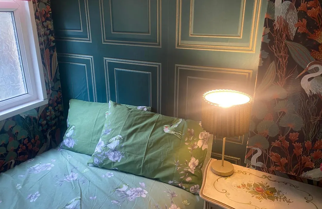 Quiet Lower Floor 2 Bed City Apartment With Private Patio Garden-1